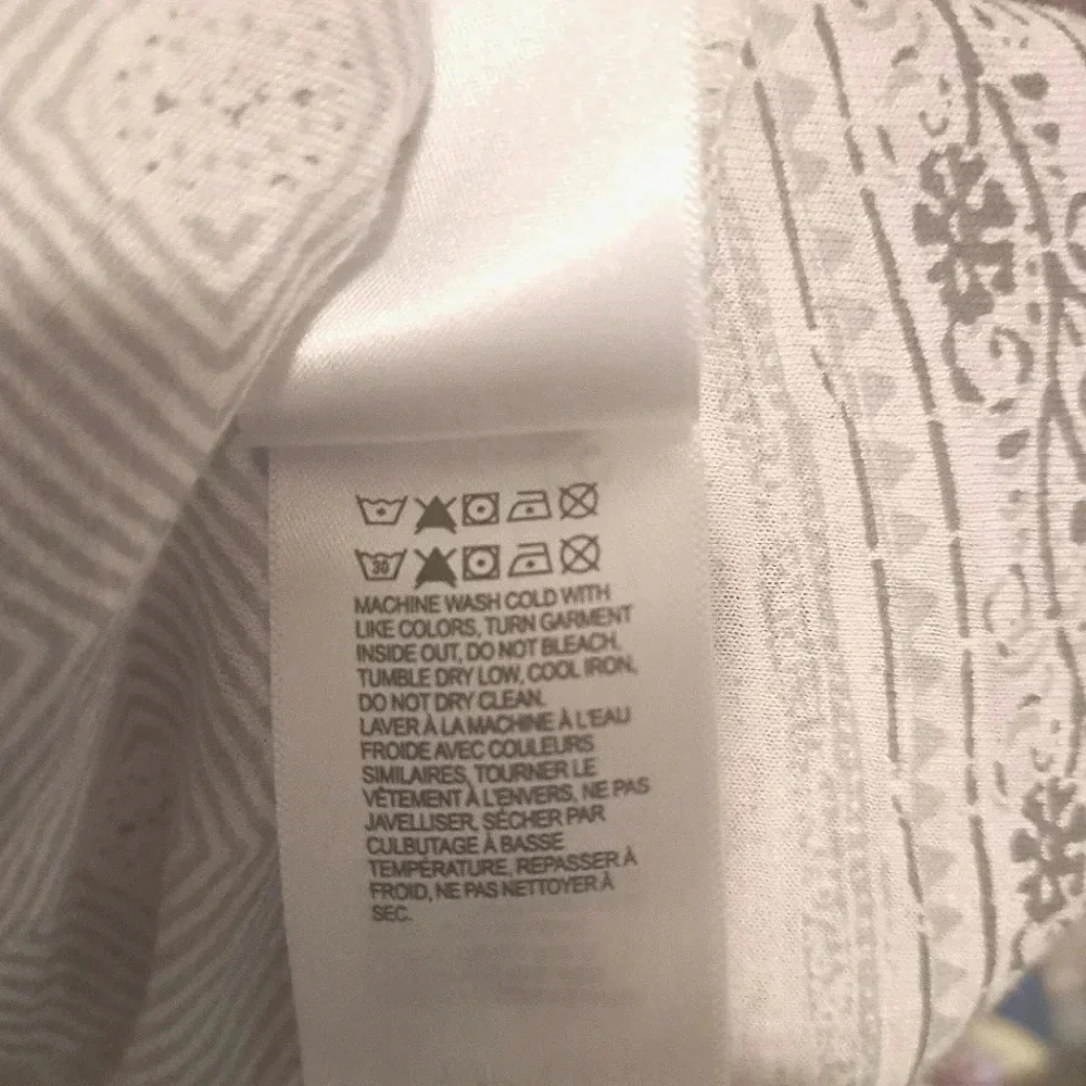Lucky Brand Light Pink and Grey Printed Split V-Neck Shirt Sz M - Picture 12 of 12